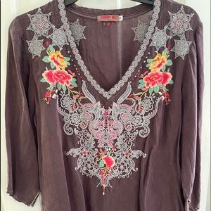 Pull over embroidered shorter tunic